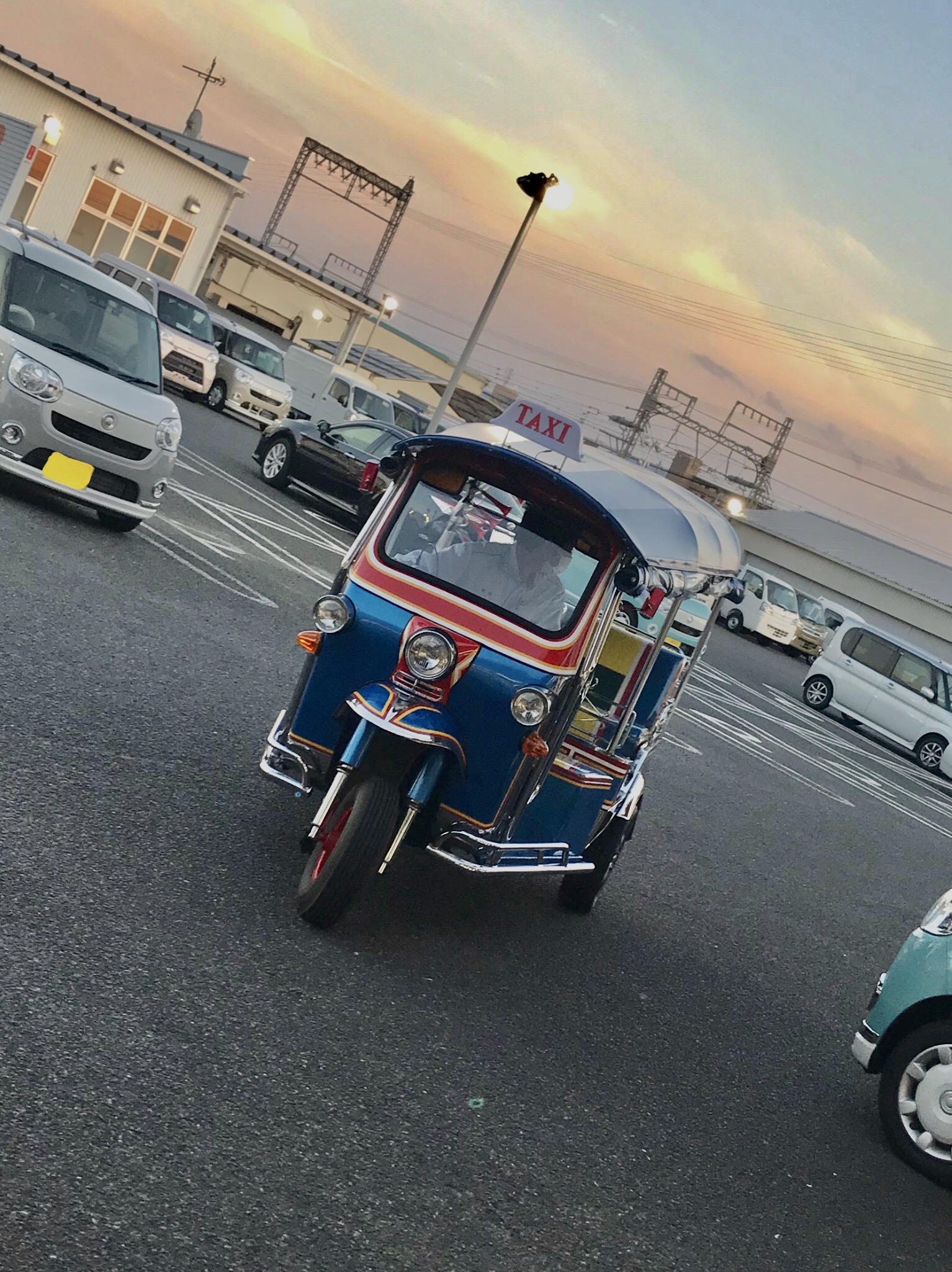 トゥクトゥクってご存じですか 三重ダイハツ販売株式会社
